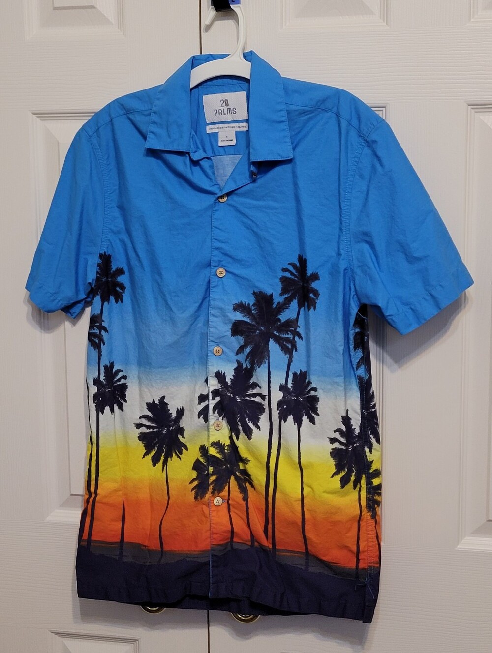 Tropical Short Sleeve Button Shirt Men's Small - Like New Vibrant colors
